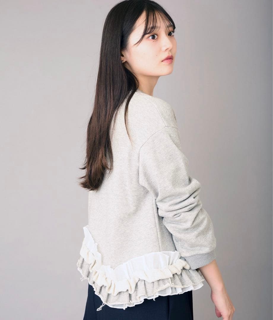 AVIE フリルデザインスウェット