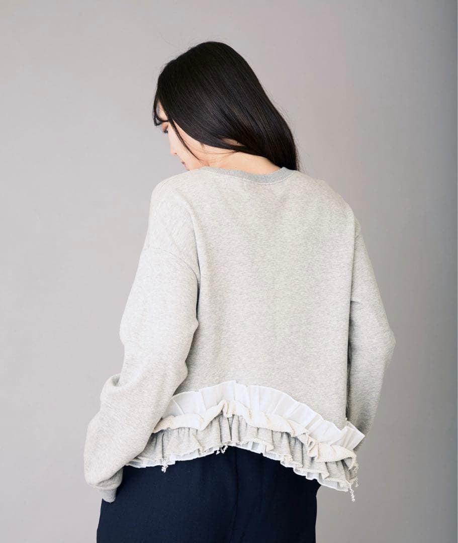 AVIE フリルデザインスウェット