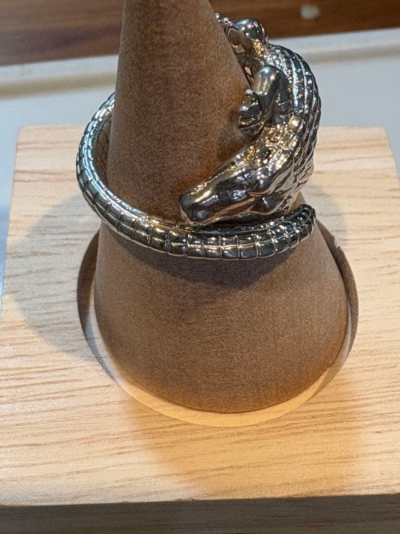 ミソラ　シルバー製 ワニ型　クロコ財布