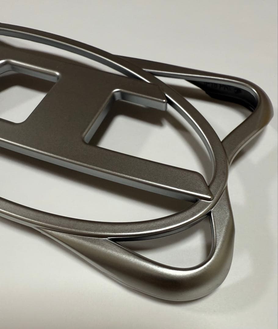 iPhoneアクセサリー DIESEL CAGED D CASE iPhone 16 Pro