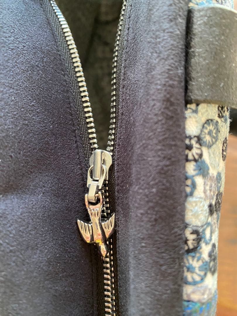 ミナペルホネン　ファスナー付ピーストートバッグ