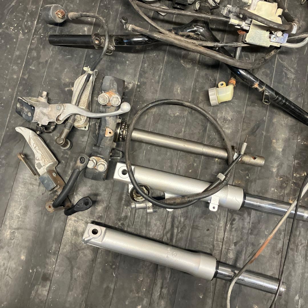 AF19のリード110のステムハンドルとフロントのショク