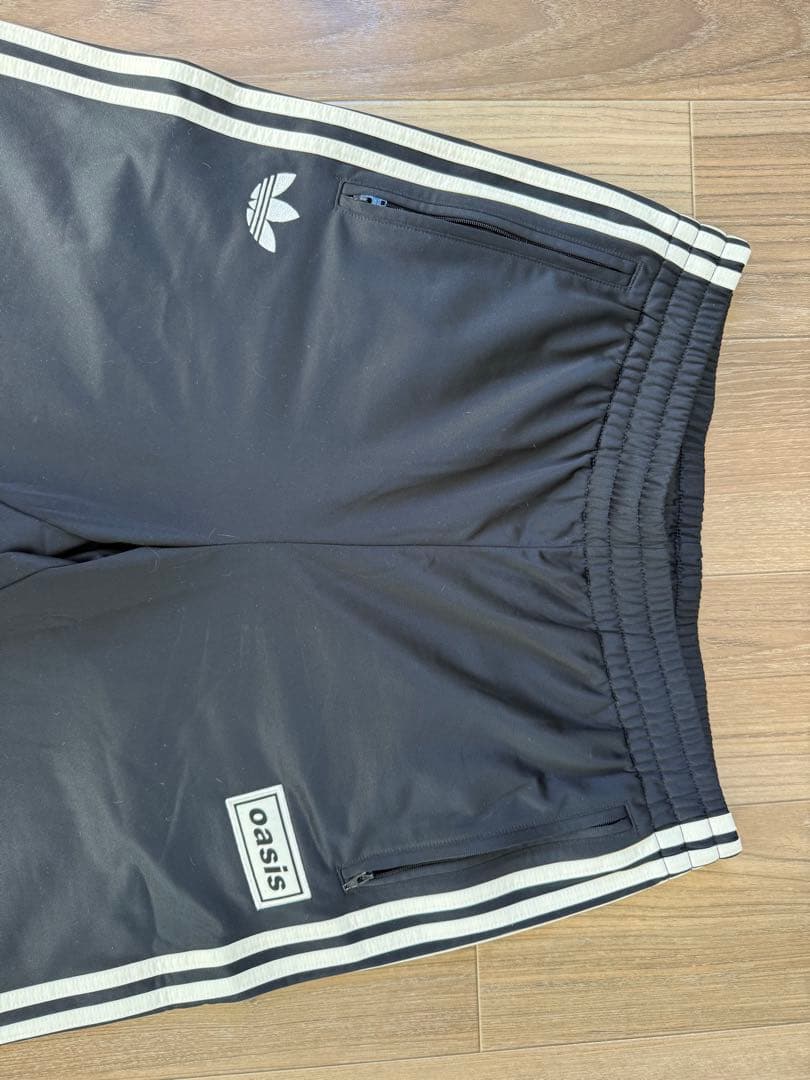 adidas oasis トラックパンツ