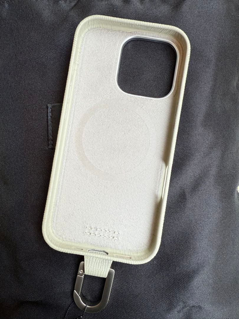 【新品未使用】objcts.io カラビナ付16Pro ホワイトベージュ