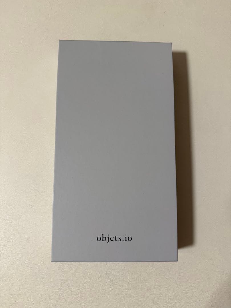 【新品未使用】objcts.io カラビナ付16Pro ホワイトベージュ