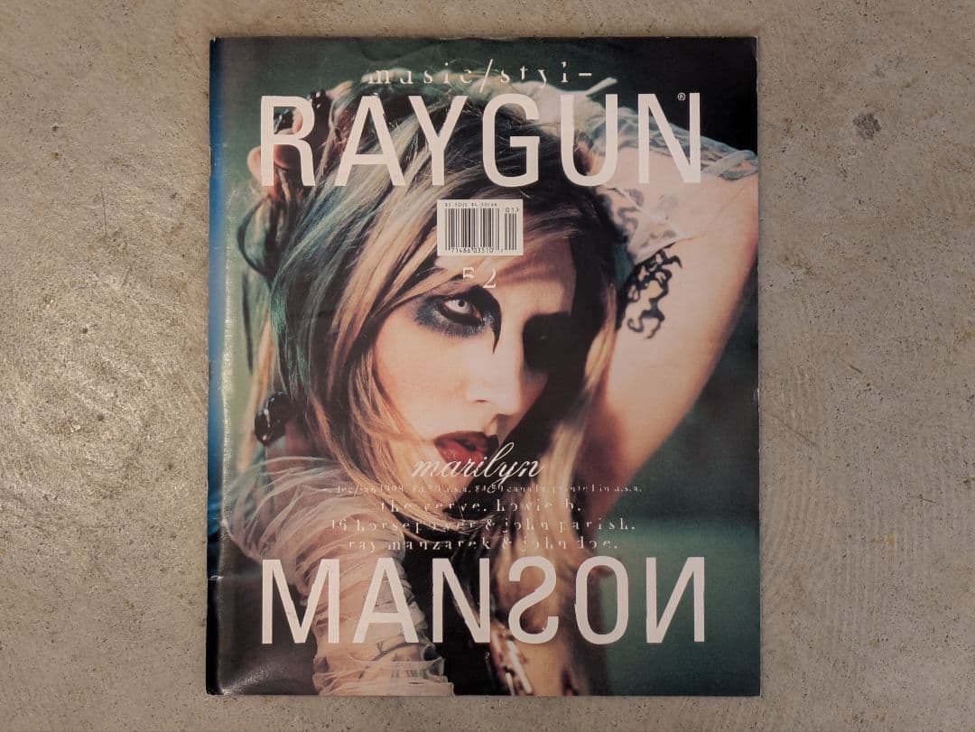 洋書 common / Ray Gun