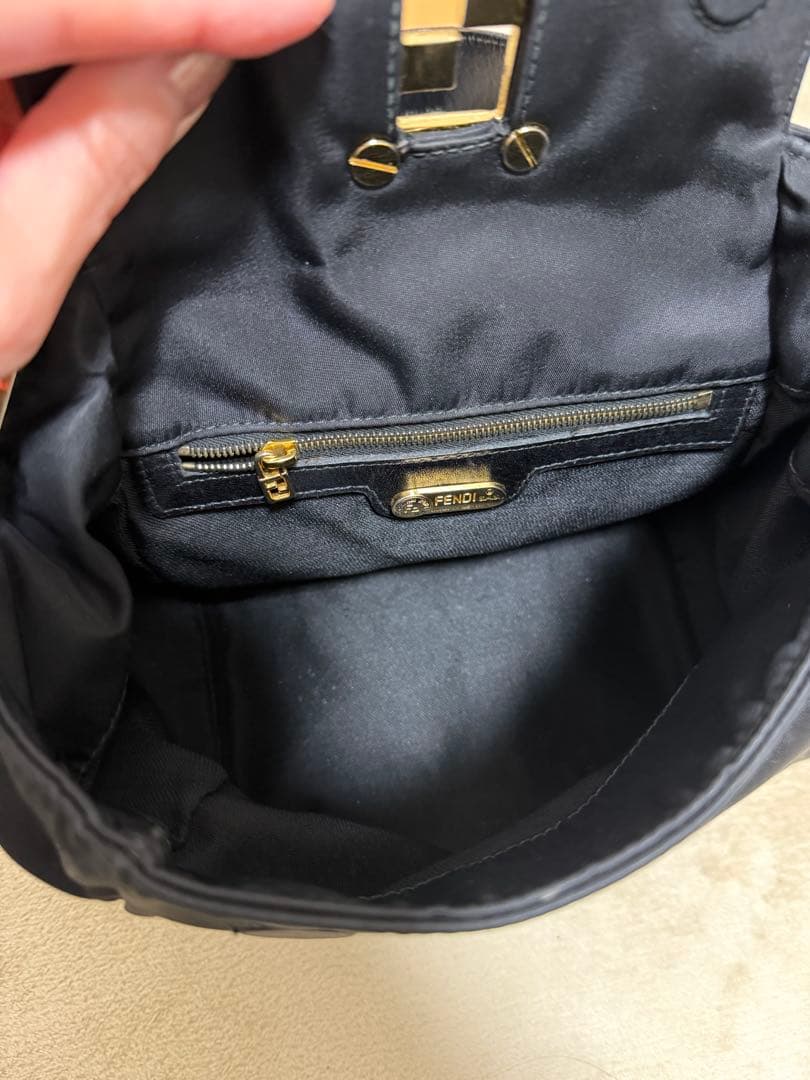 FENDI フェンディ ワンショルダーバッグ バニティ 黒 ナイロン FF 金具