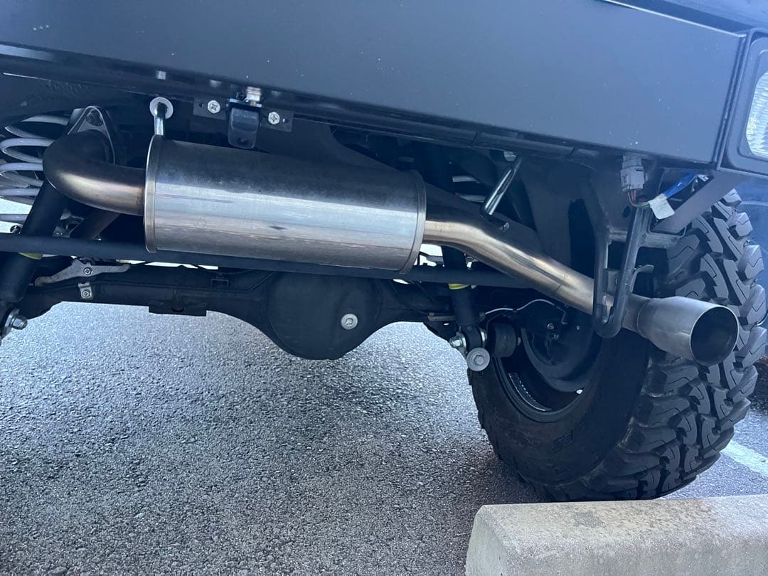 HKS リーガルマフラー　ジムニーjb64