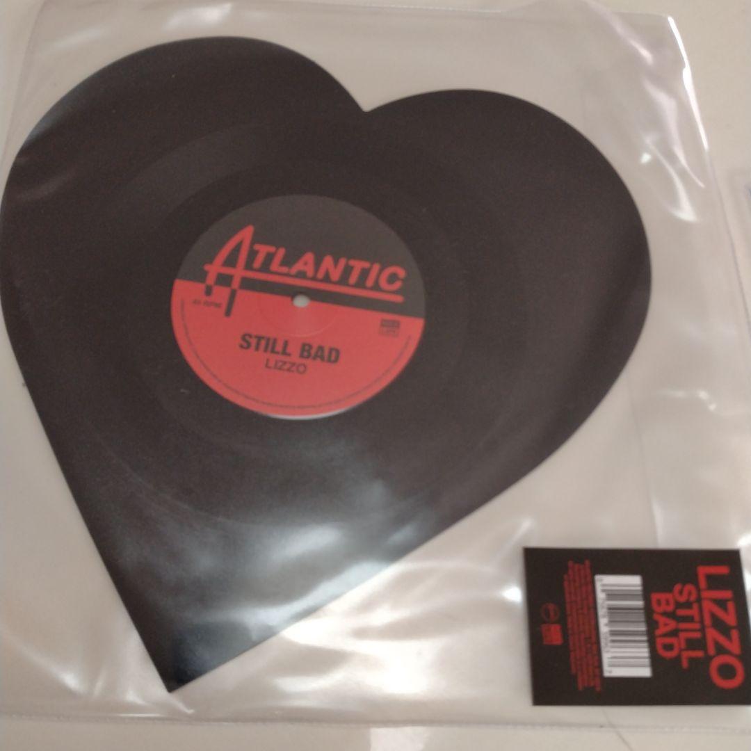 Lizzo ハート型レコードセット
