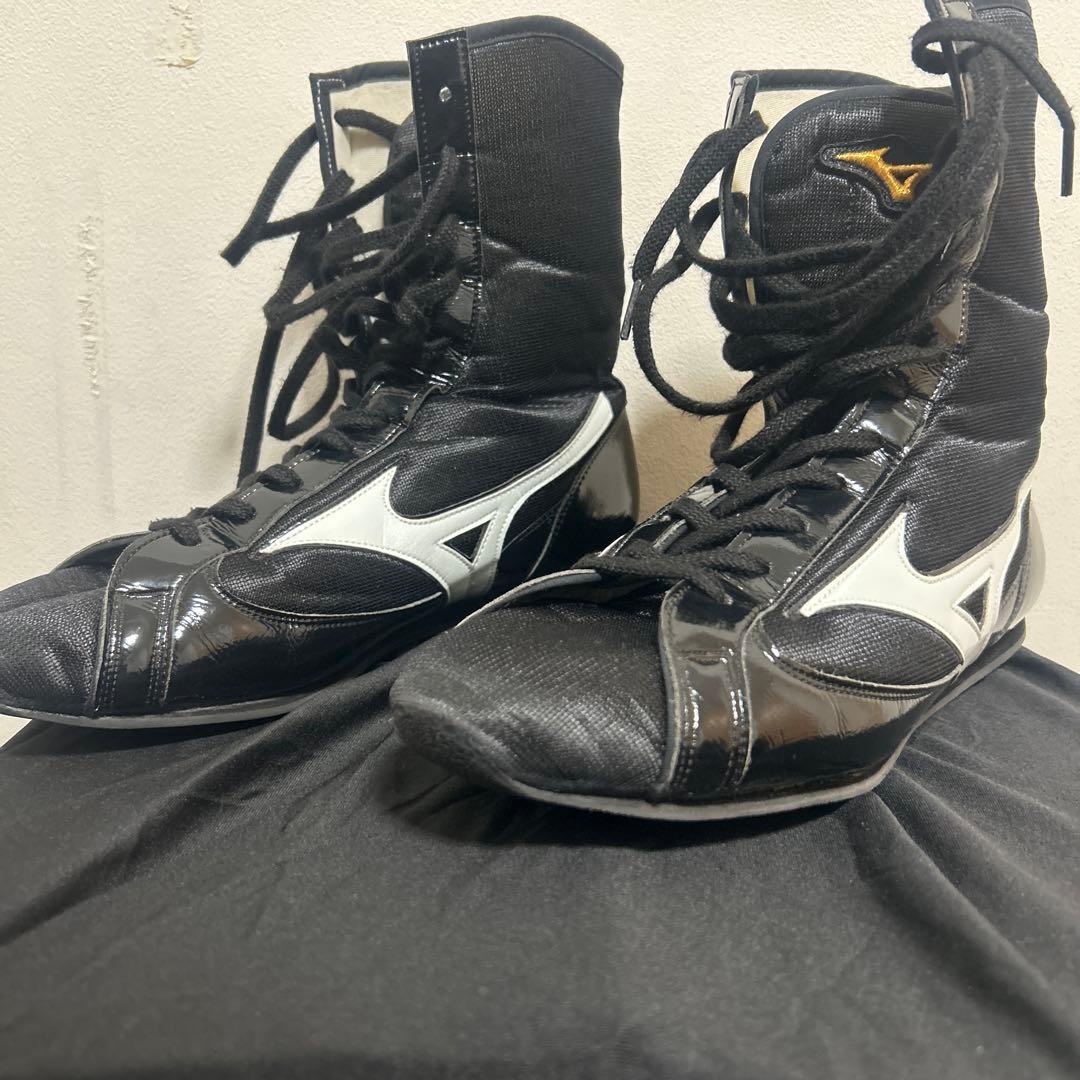 ボクシングシューズMizunoハイカットシューズ ブラック/ホワイト