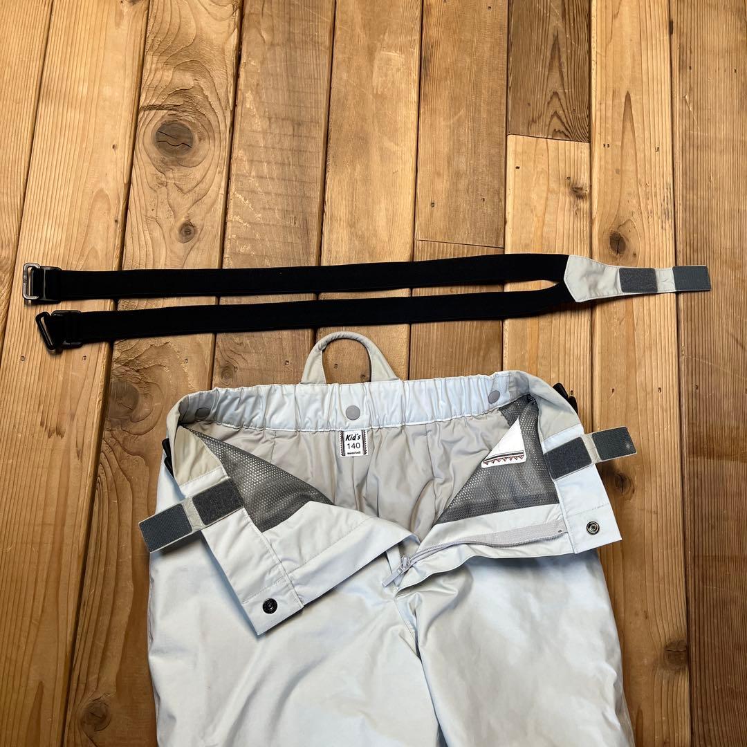モンベル キッズ スノウウェア 140cm パウダーステップパンツ中古品 美品