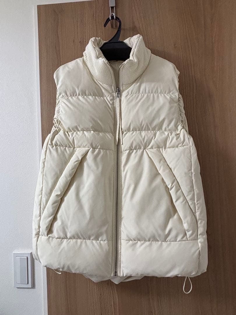 最後値下げ新品ルーニィリバーシブルサステナダウンベスト2026.1月購入エクリュ