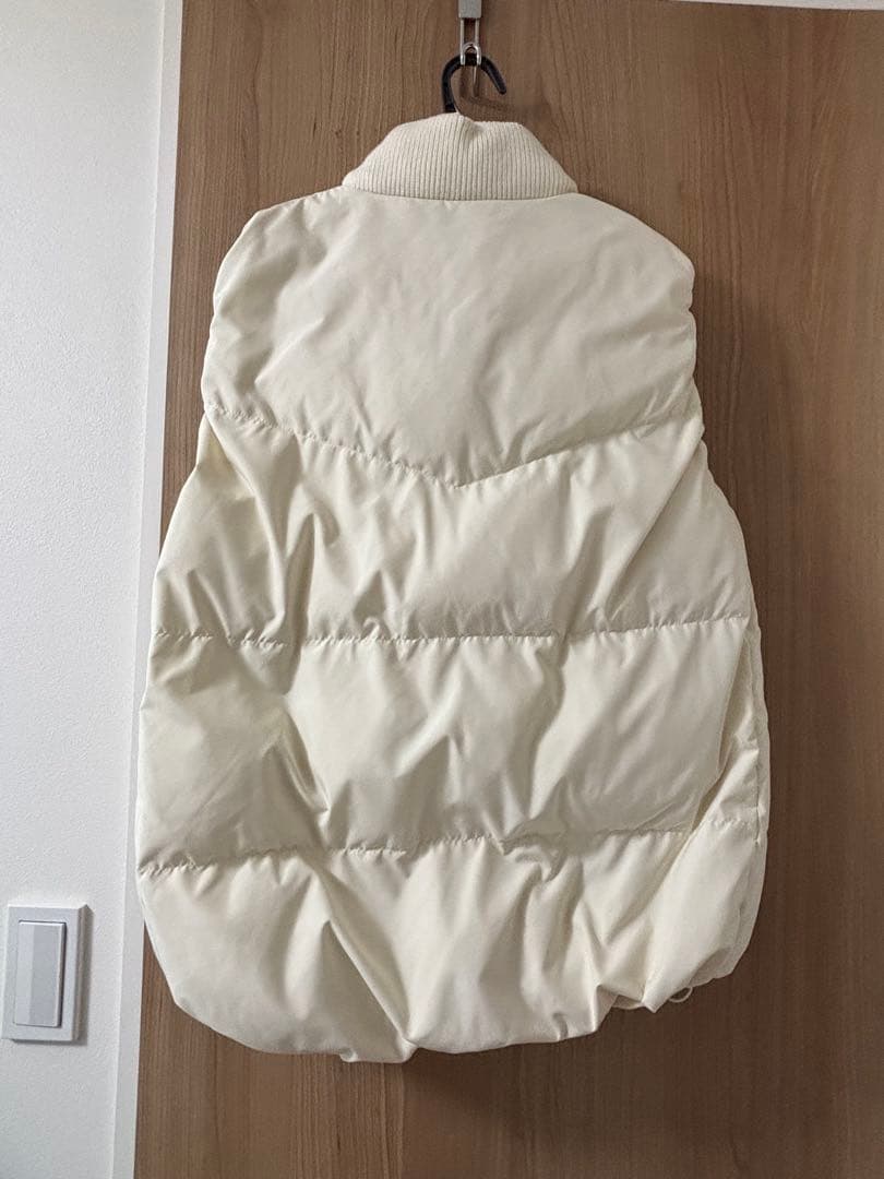 最後値下げ新品ルーニィリバーシブルサステナダウンベスト2026.1月購入エクリュ