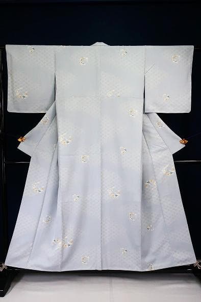 未使用品 小紋 薄いブルーグレー 七宝 菊 洗える着物 化繊 身丈163cm