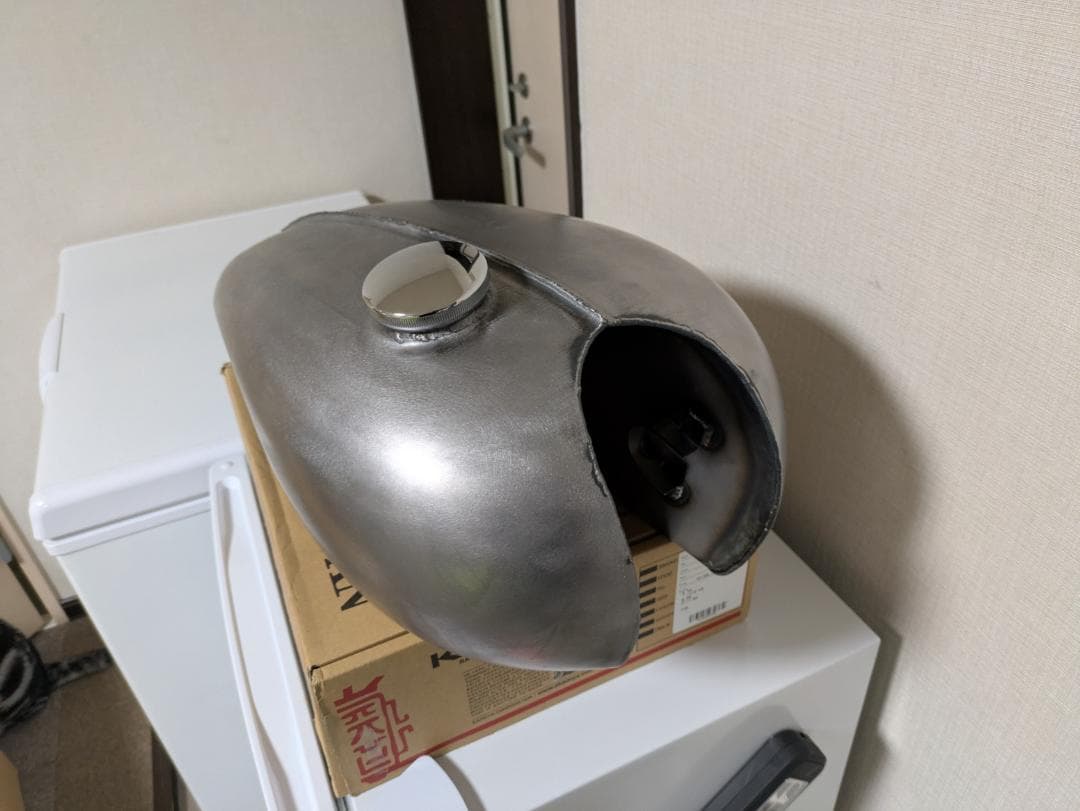 【新品】W650/400用 ボンネビルタンクキット