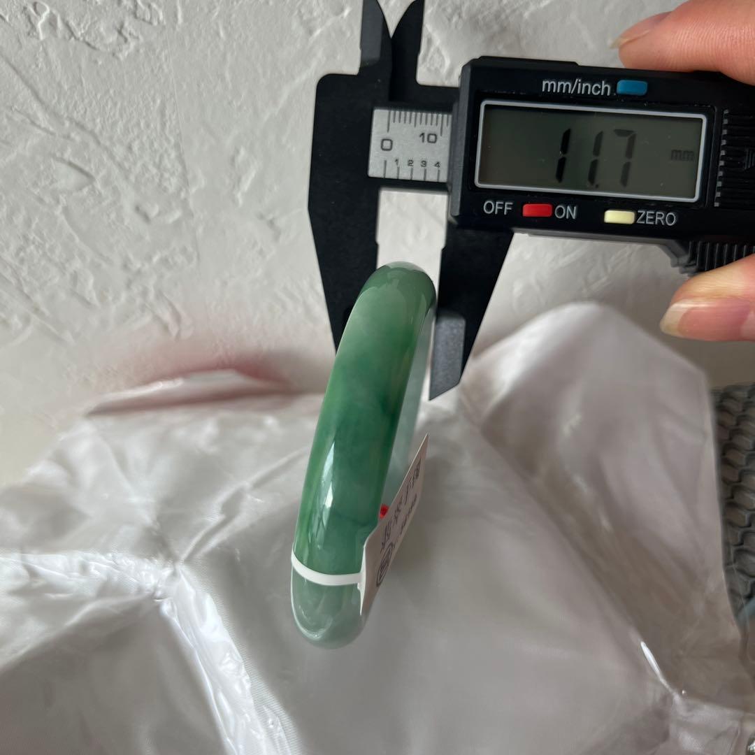 糯種翡翠バングル