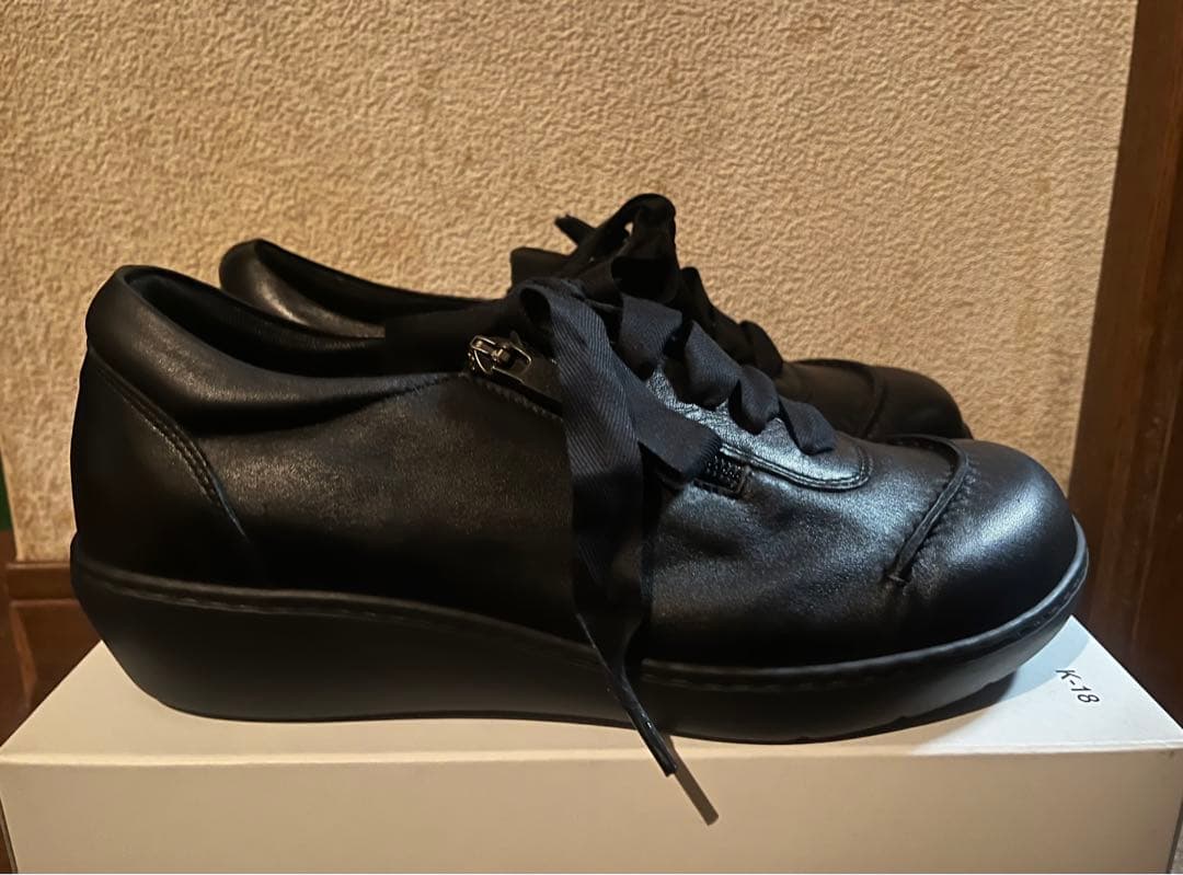 【未使用】通販生活　オパンケレザースニーカー　24.5cm ブラック