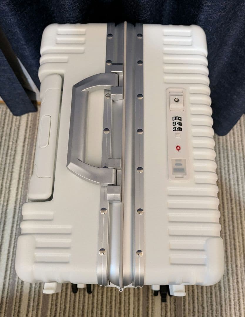 SKYFLY 魔法小屋　多機能スーツケース　キャリーケース　Sサイズ　白