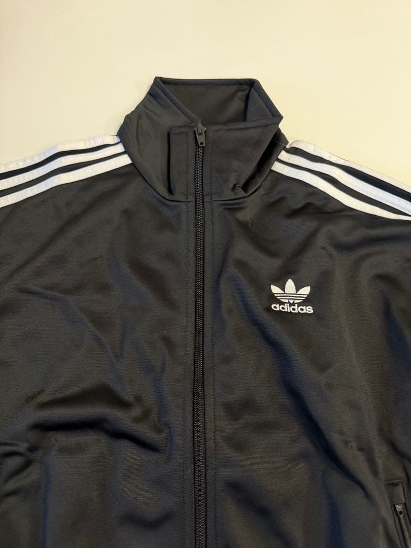 adidas トラックジャケット　M
