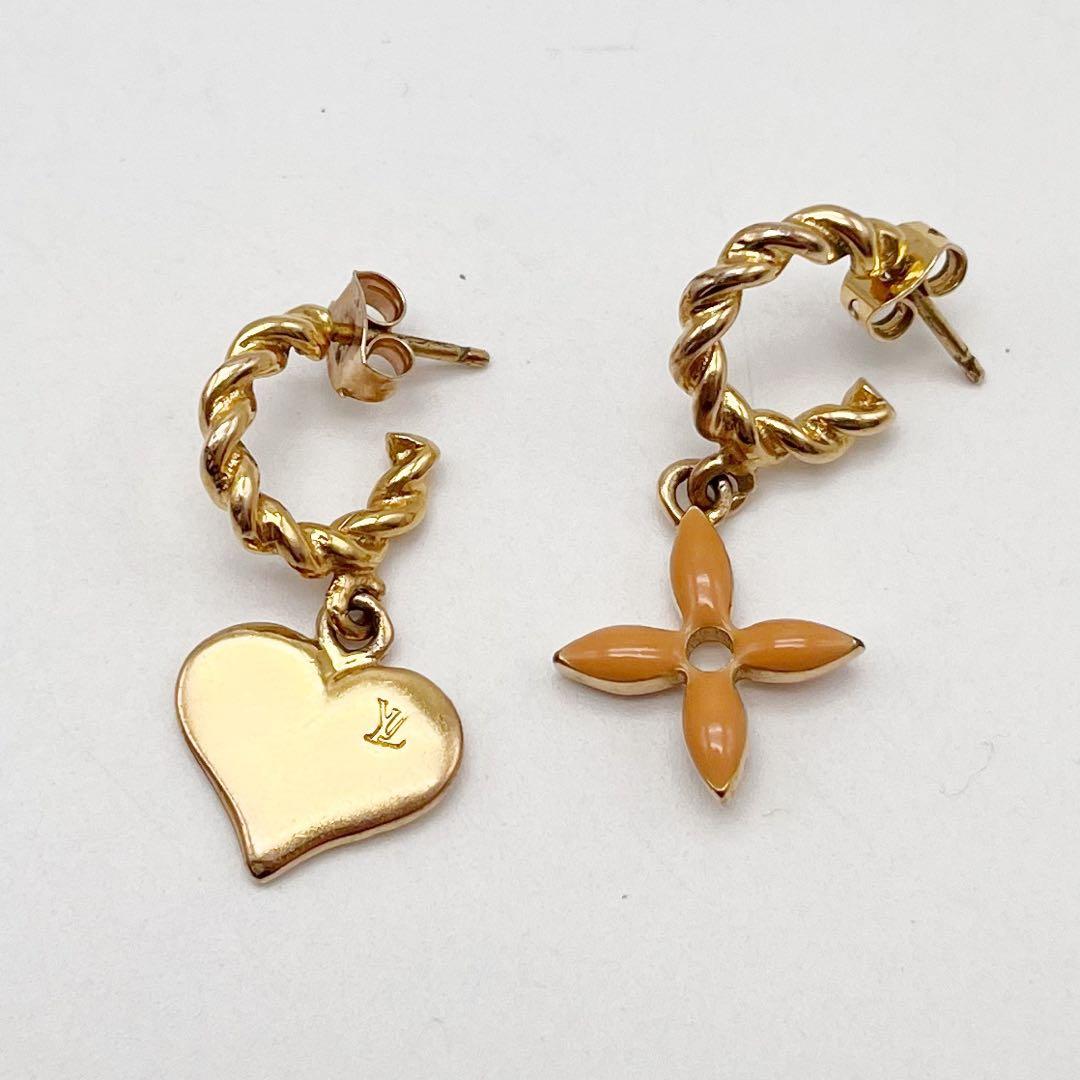 ルイヴィトン ブークル ドレイユ スウィート モノグラム ピアス 2個　ゴールド