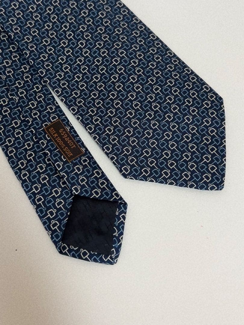 エルメス　HERMES ネクタイ　新品　タグ付き ブルー系