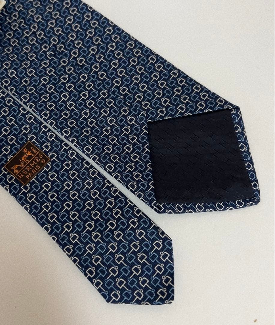 エルメス　HERMES ネクタイ　新品　タグ付き ブルー系