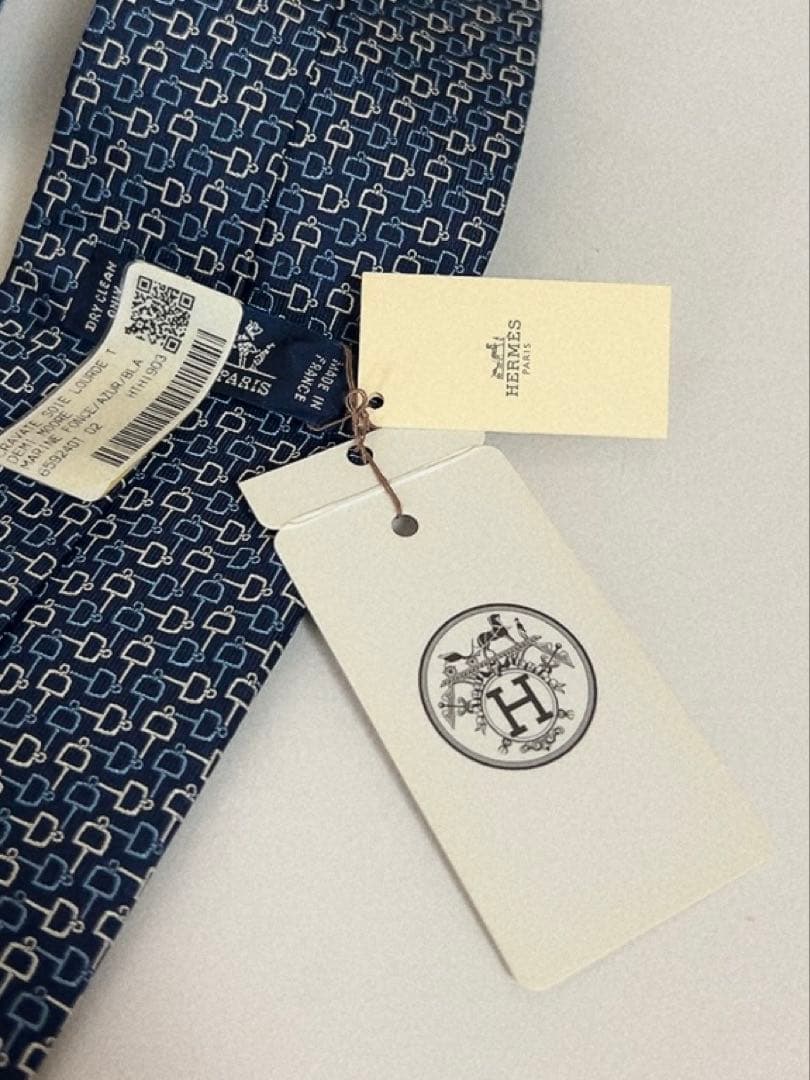 エルメス　HERMES ネクタイ　新品　タグ付き ブルー系