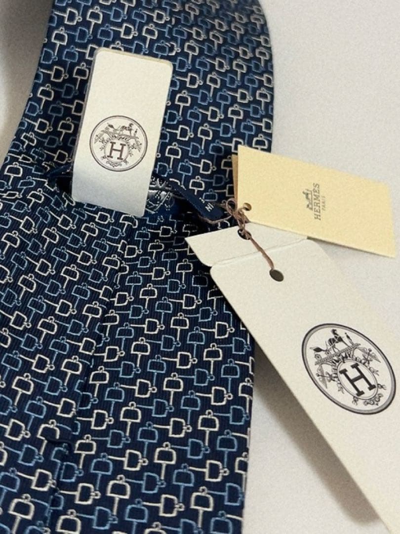エルメス　HERMES ネクタイ　新品　タグ付き ブルー系