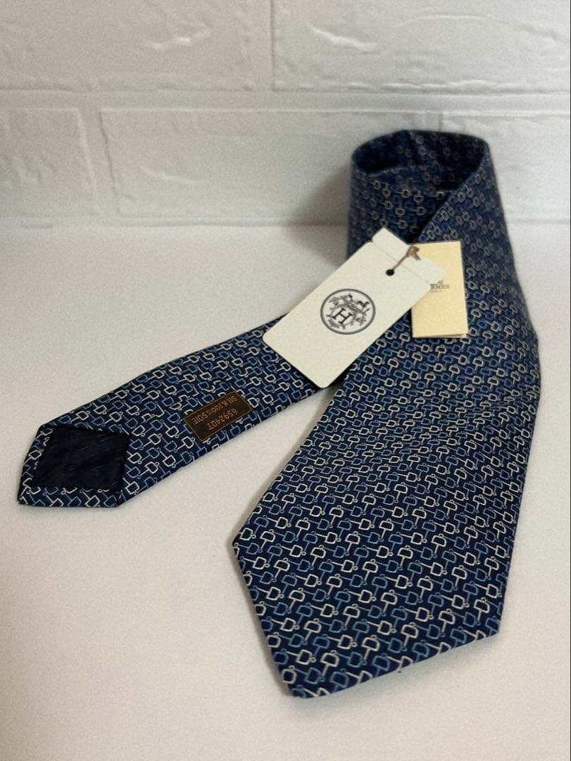 エルメス　HERMES ネクタイ　新品　タグ付き ブルー系