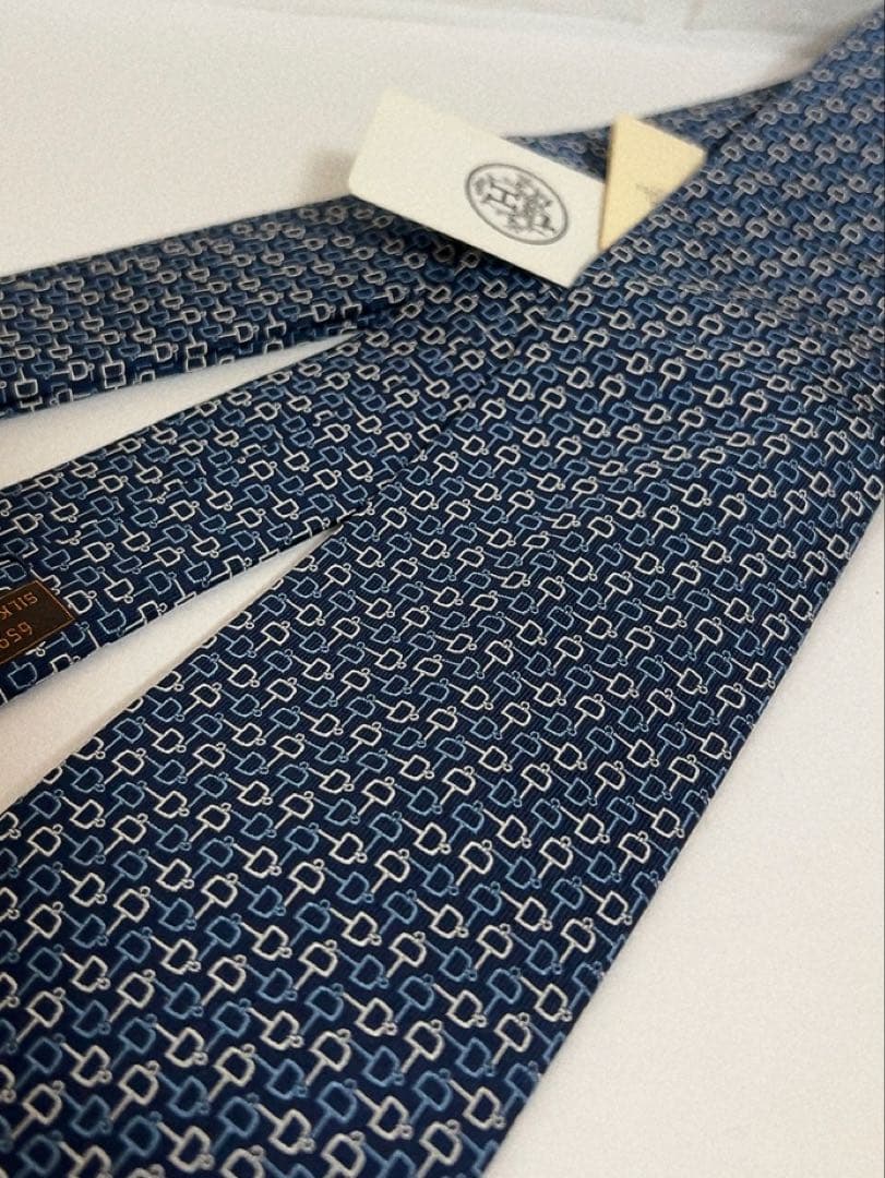 エルメス　HERMES ネクタイ　新品　タグ付き ブルー系