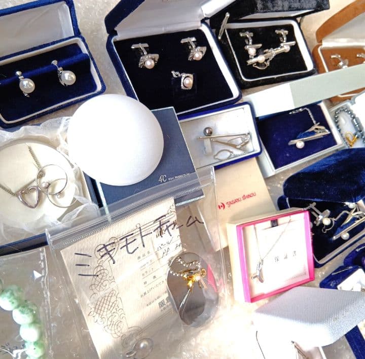 整理品ミキモトTASAKIバーバリーGUCCI財布サングラスFEILERパール