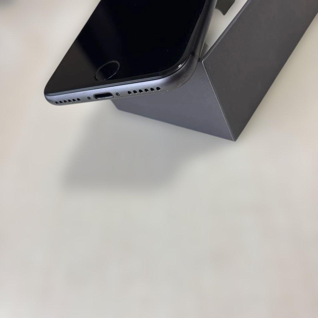 iPhone8, Spase Glay, 64GB 【美品】　SIMフリー
