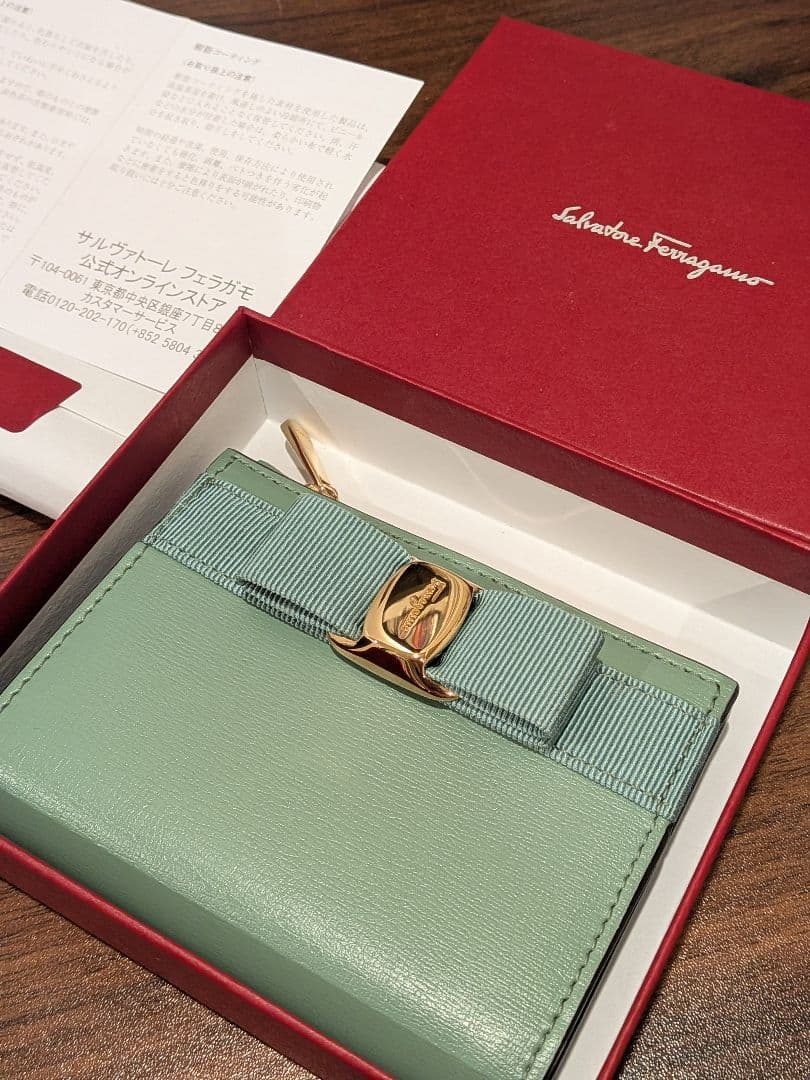 Salvatore Ferragamo 二つ折り財布 ミントグリーン
