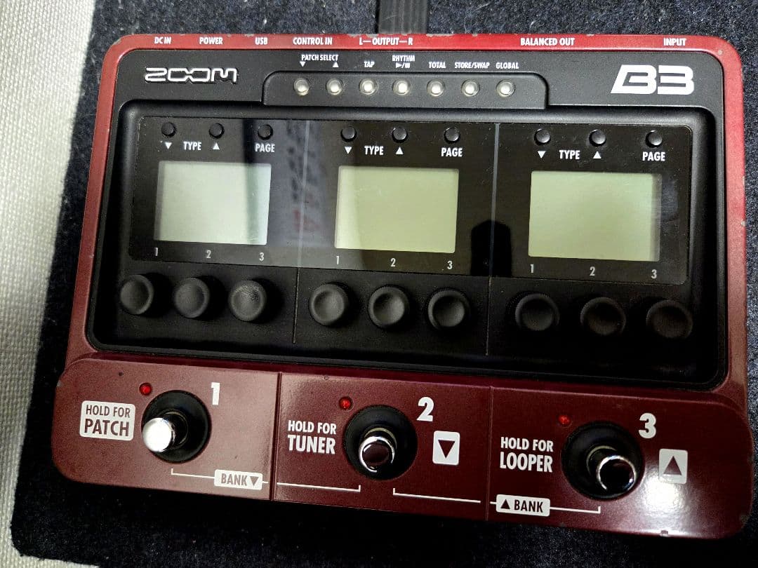 ZOOM B3 ベースエフェクター　最終価格です。