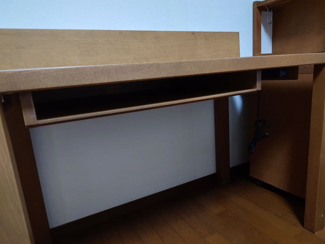 ①〈カリモク〉人気☆ボナシェルタシリーズ　学習机モルトブラウン110