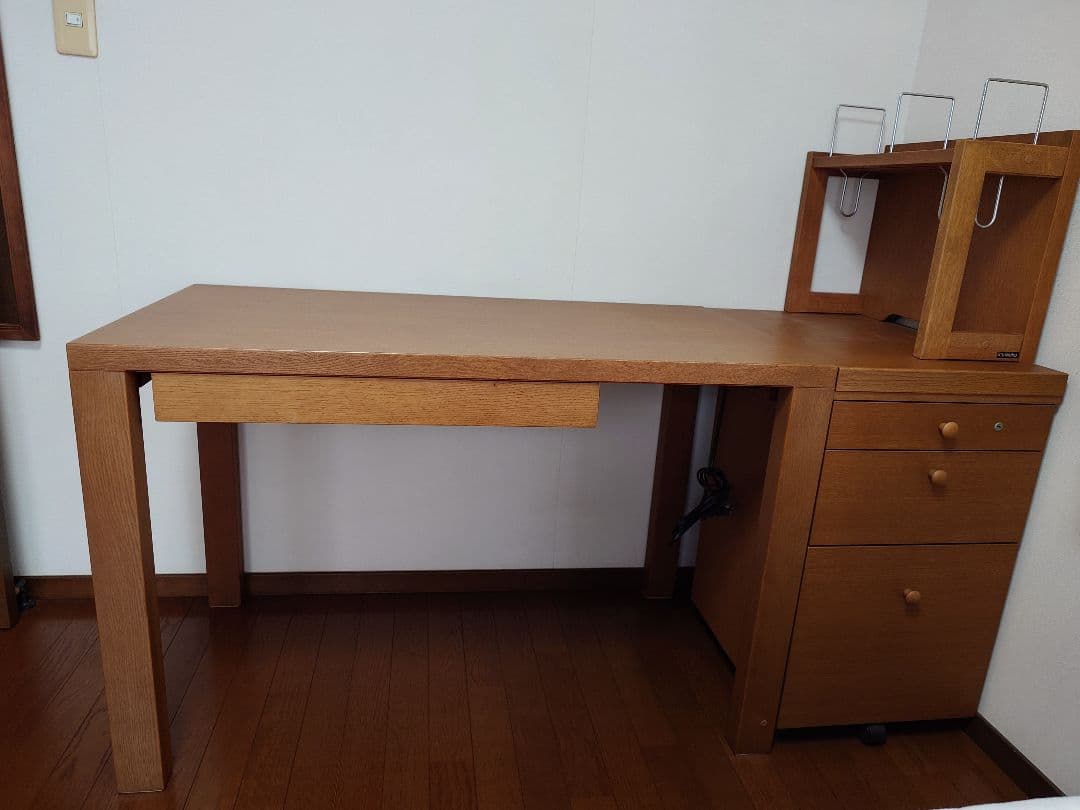 ①〈カリモク〉人気☆ボナシェルタシリーズ　学習机モルトブラウン110