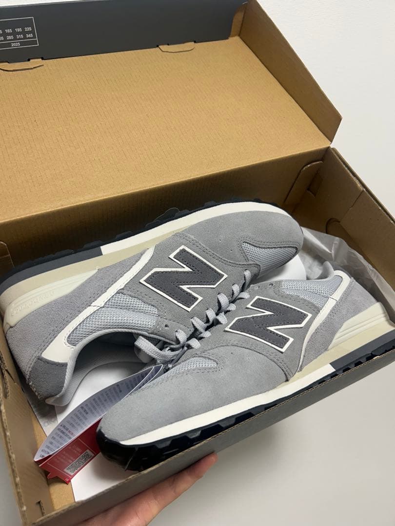 New Balance グレー スニーカー WL996EJ2
