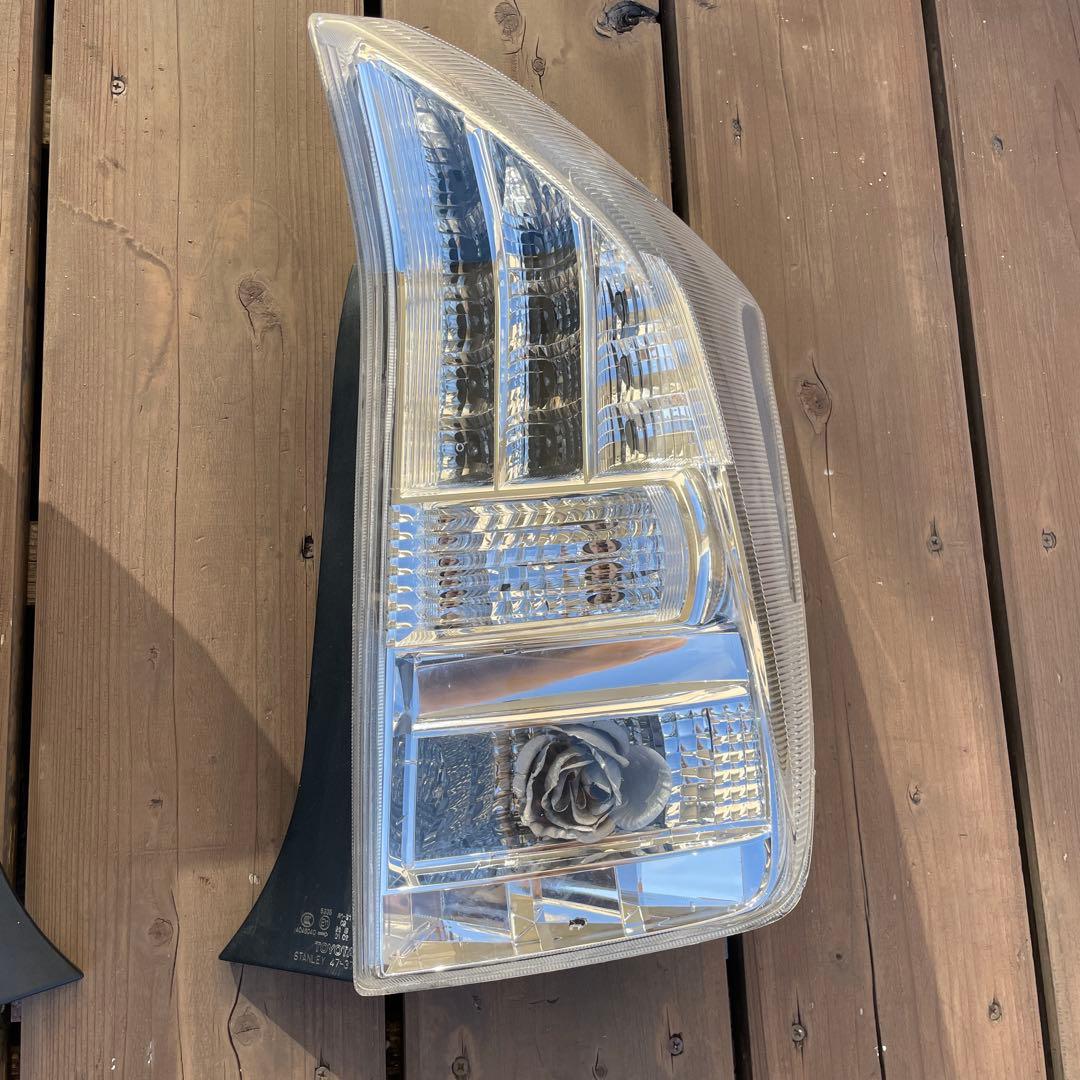 JDM　30 プリウス クリアテール　ブレーキポジションホワイトLED打ち替え