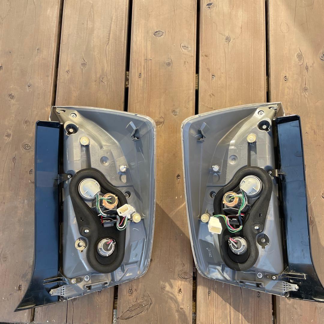 JDM　30 プリウス クリアテール　ブレーキポジションホワイトLED打ち替え