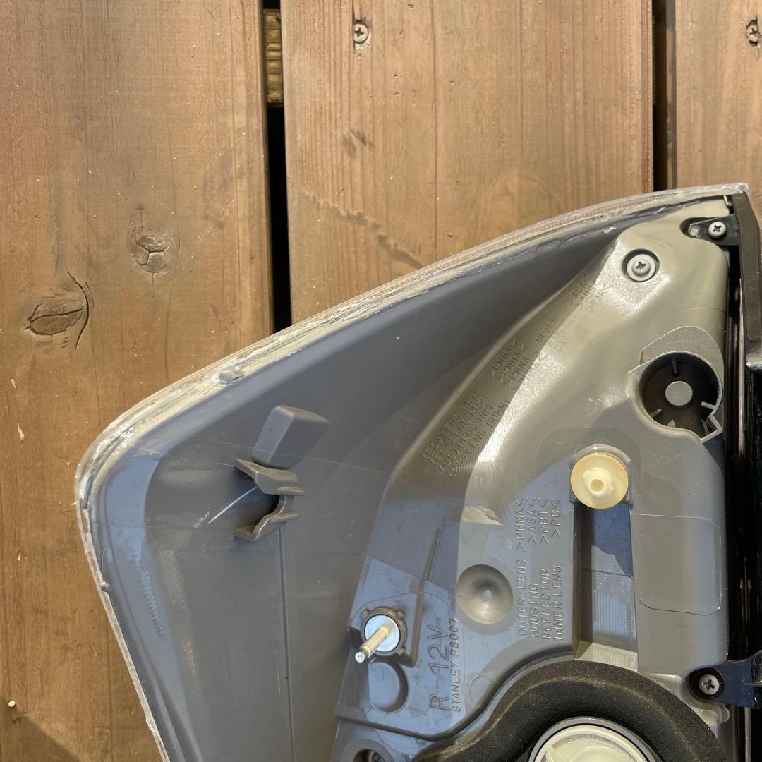 JDM　30 プリウス クリアテール　ブレーキポジションホワイトLED打ち替え