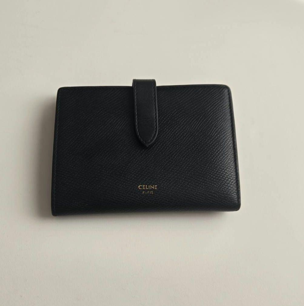 CELINE二つ折り財布