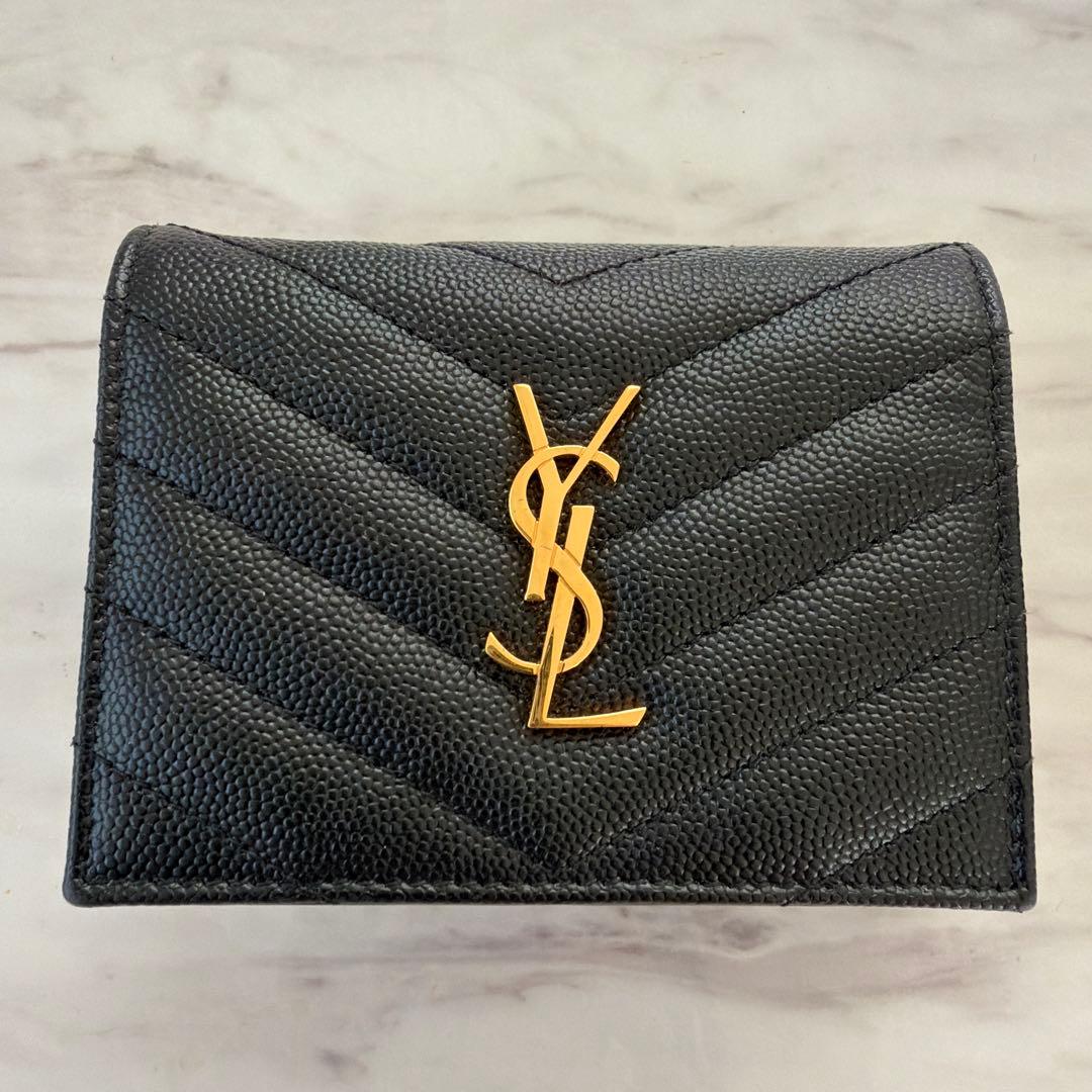 【ハルイロ】　　極美品イヴ・サンローランYSL レザー二つ折り財布 黒