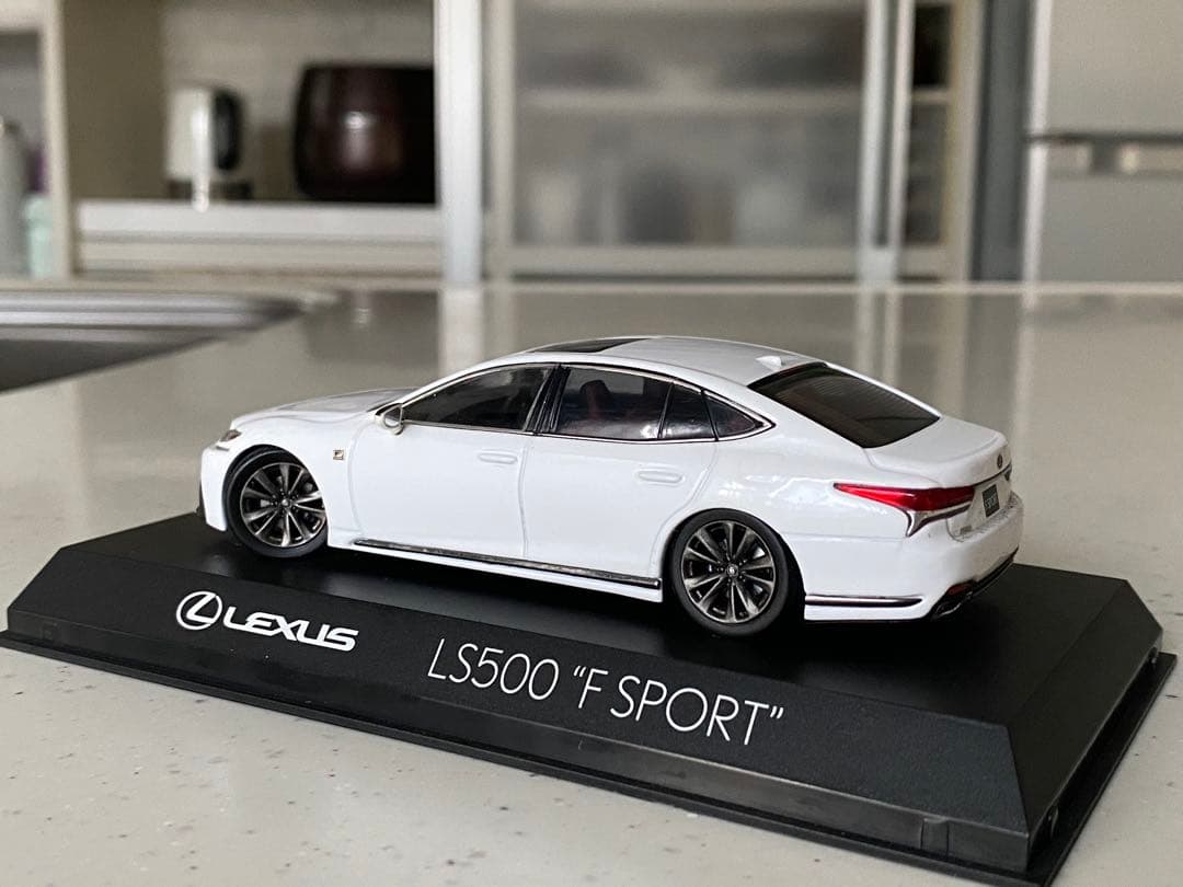 Lexus LS500 F SPORT ホワイトミニカー オリジナルカスタム