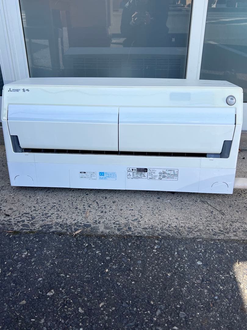 三菱エアコン霧ヶ峰本体+室外機 冷暖房両用 MSZ-ZW565S-W 2015年
