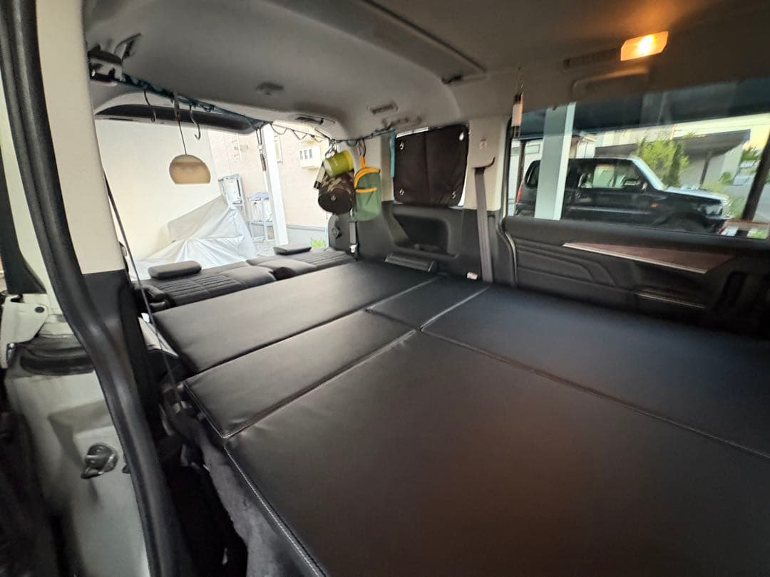 デリカD5専用ベッドキットの天板ブラック