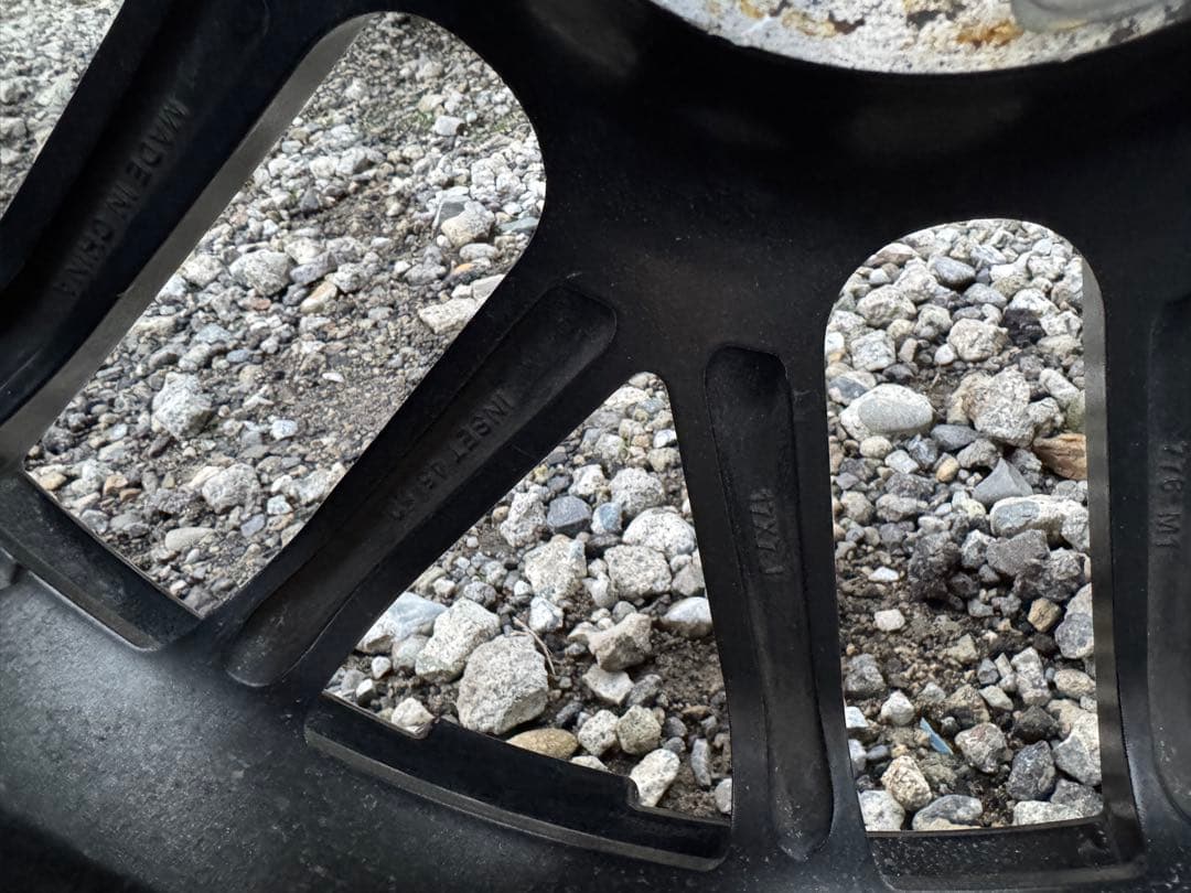 美品　215 45 17インチ　アルミホイール　4本セット　4H 100