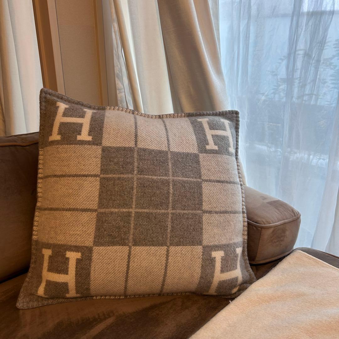 ※お値下げしました！ エルメス クッション アヴァロン 3 グレー H