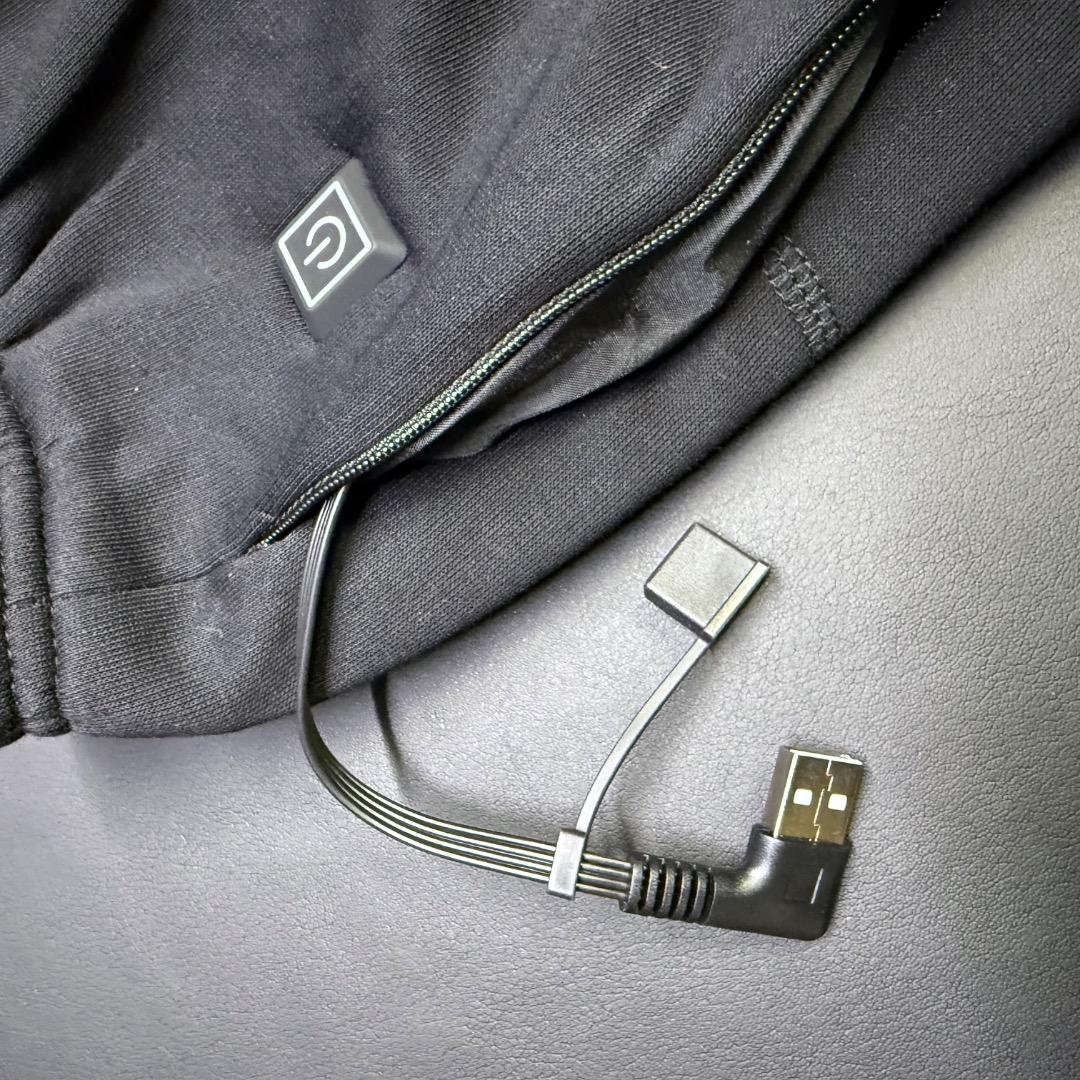 ◉Aa右1005 未使用保管品 電熱インナー 男女兼用 上下セット 黒 L