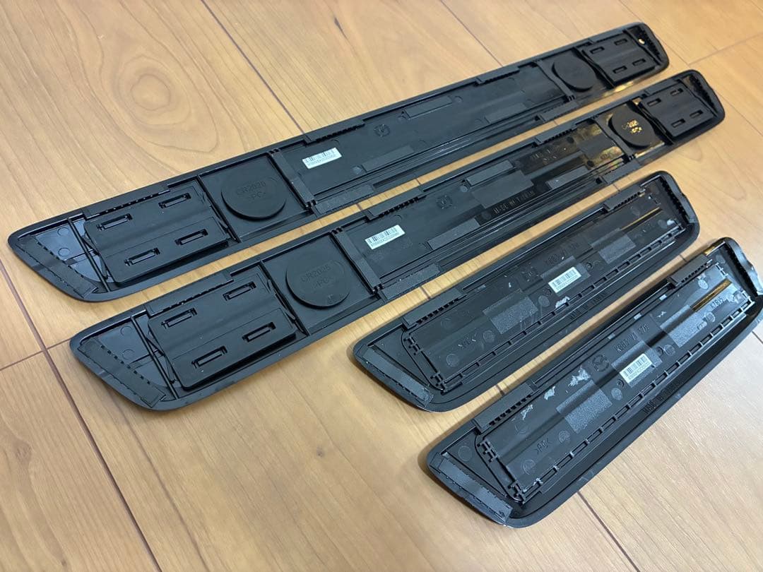 CX-60純正オプション イルミネーション付きスカッフプレート