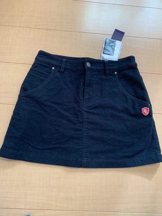 パーリーゲイツのスカートです